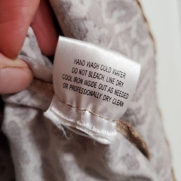 Long line animal print skirt Length 30 Size small - Picture 5 of 6